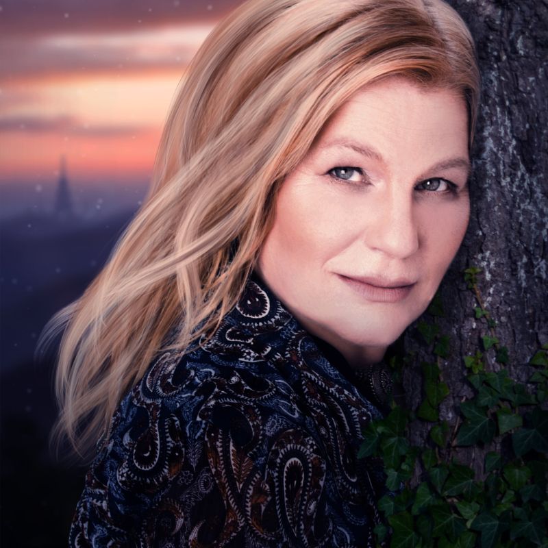 The Power of Your Voice and How to Heal the Inner Artist - with Kara Johnstad - Natural Woman Alchemy - Nadine Kuehn