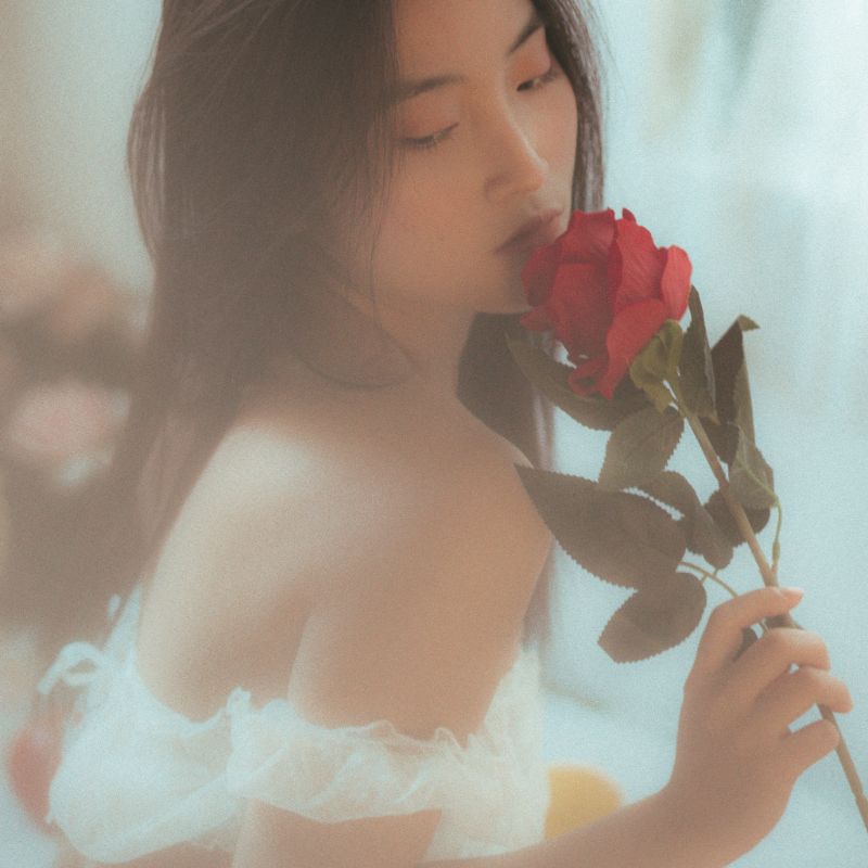 Receiving - The Feminine Struggle & How to Embrace Your Feminine - Natural Woman Alchemy